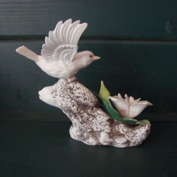 Heritage House Springtime Serenade Dove with Rose - Picture 3 of 6